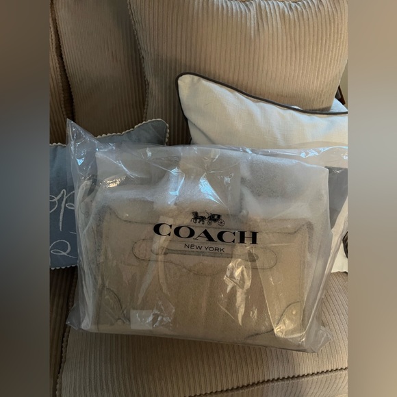 Coach Millie Satchel new in packaging - Picture 5 of 10